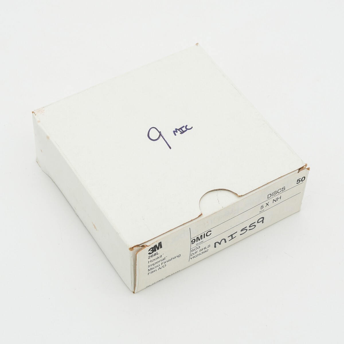 3M Hookit Microfinishing Film Disc 268L, 9 Mic, 5 in x 5 hole (box of 50)