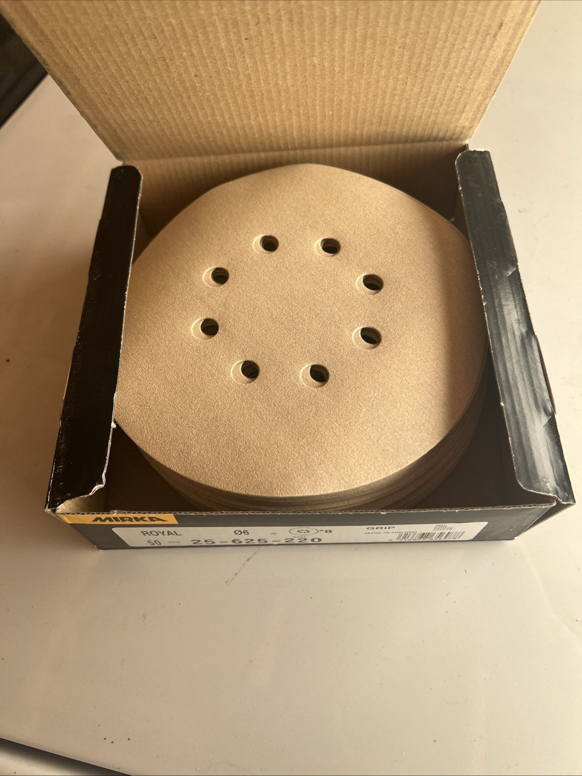 50pcs Mirka Royal Plus 25-625-220 6″ 8 Hole 220 Grit Hook and Loop Sanding Discs