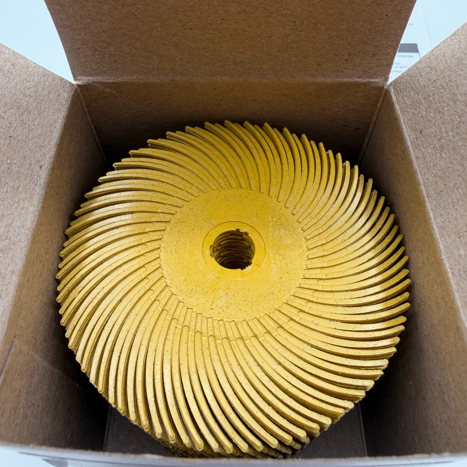 (80) pcs 3M 30126 Scotch Brite Bristle Disc 3 in x 3/8 Yellow 80 Radial