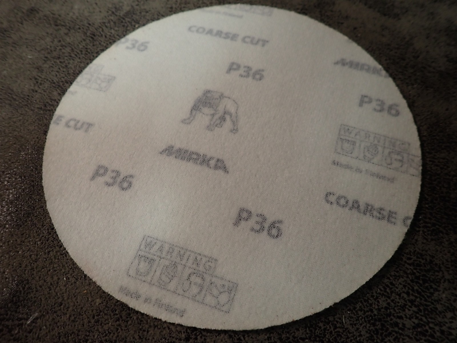 NEW Mirka 40-622-036 Coarse Cut Grip Disc P36 Grit 6″ Diameter 25 Discs (SH-29)