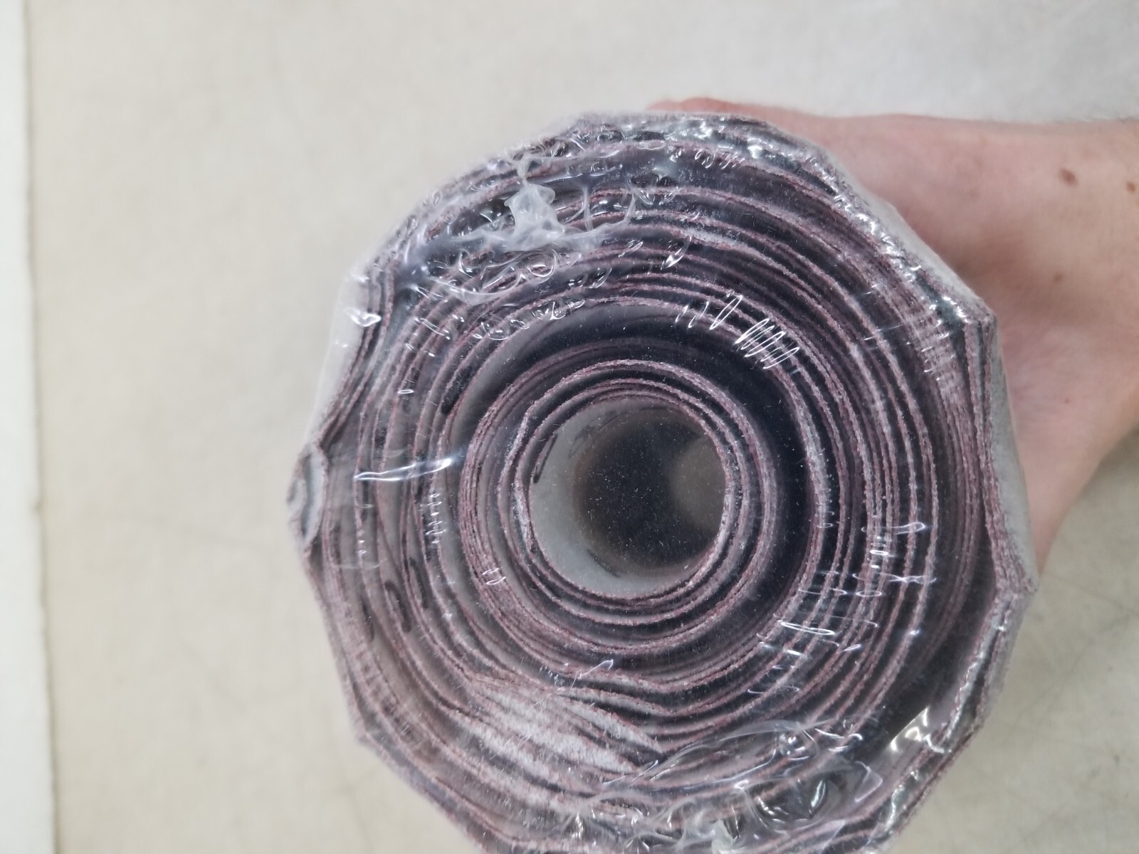 Lot of 100 – Sungold Abrasives Paper Disc Roll 6″ x NH (60 Grit) 47705
