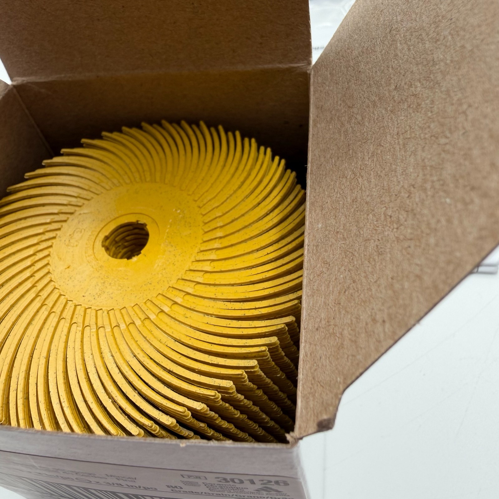 (80) pcs 3M 30126 Scotch Brite Bristle Disc 3 in x 3/8 Yellow 80 Radial