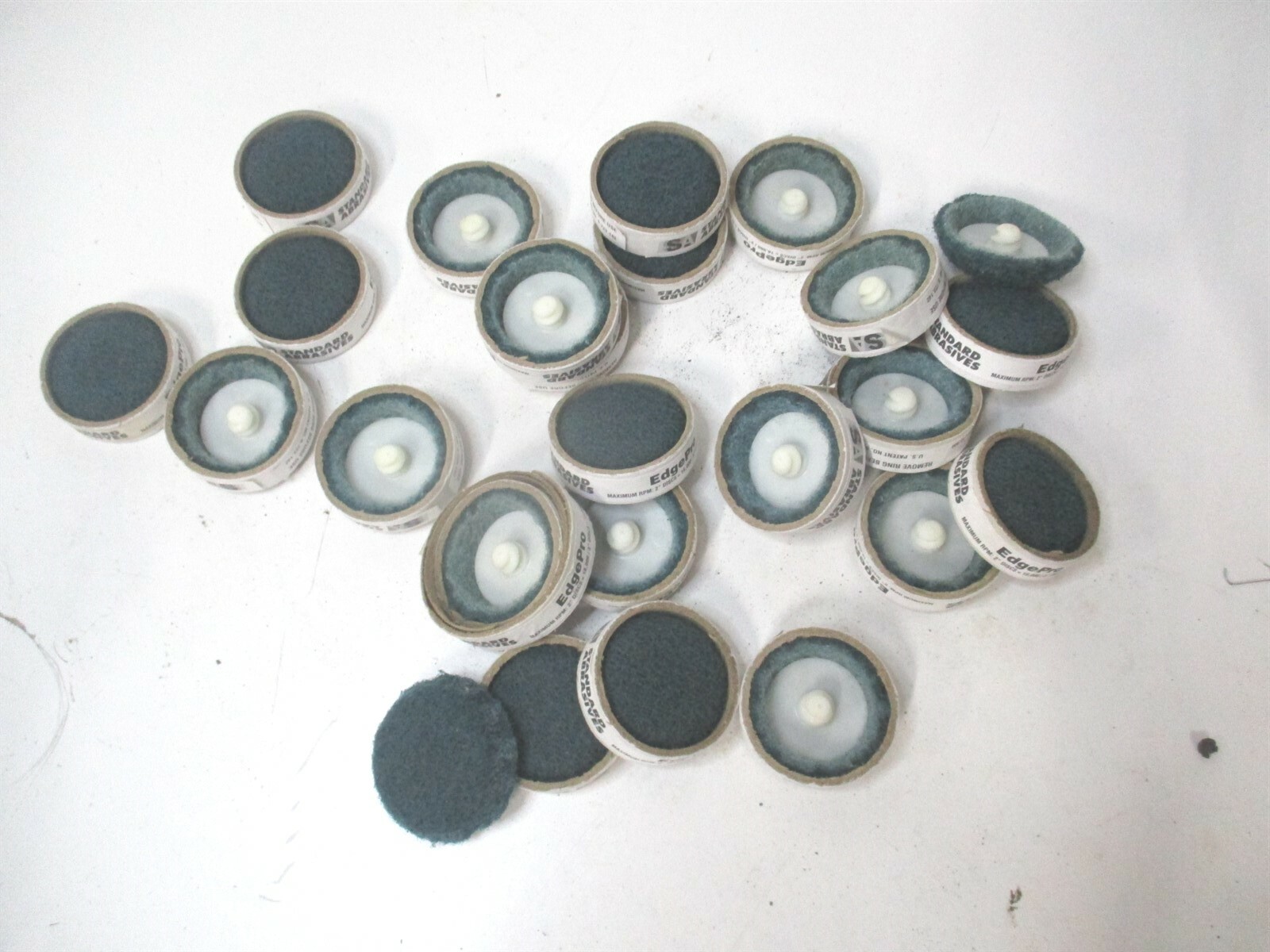 Standard Abrasives (840373) Aluminum Oxide Non-Woven Finishing Disc – Lot of 26