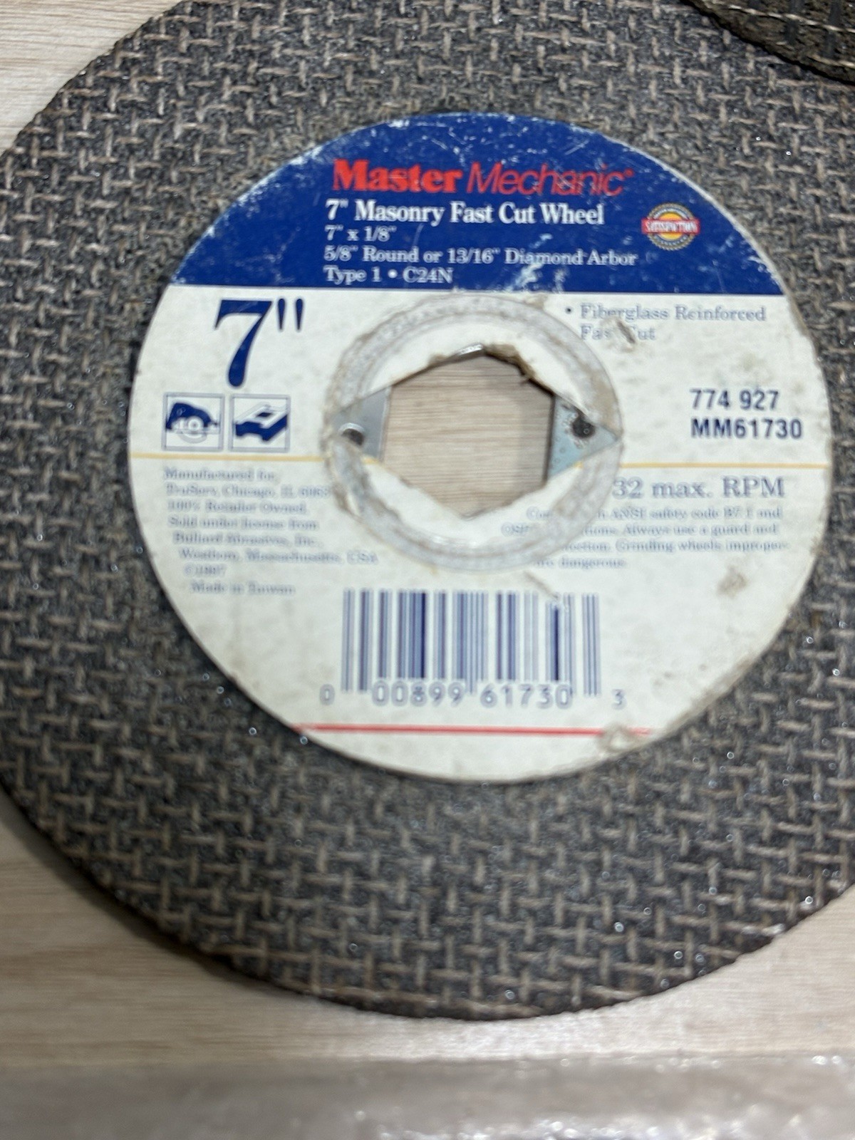 Lot of Sanding and grinding disks. Includes new and used. See Description