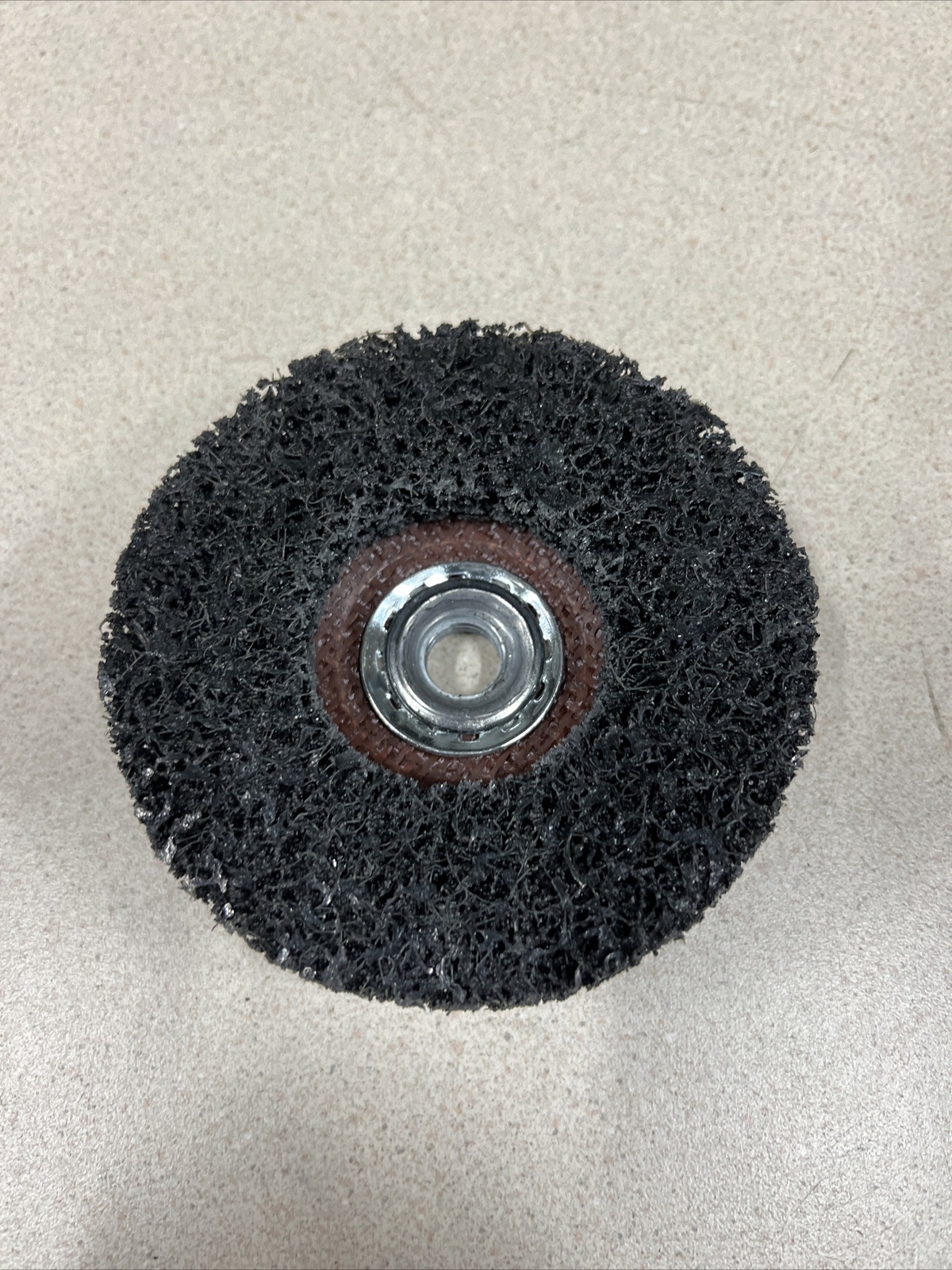 Norton Non-Woven Sanding Disc 4-1/2” X 5/8”-11, Silicone Carbide, Extra Coarse