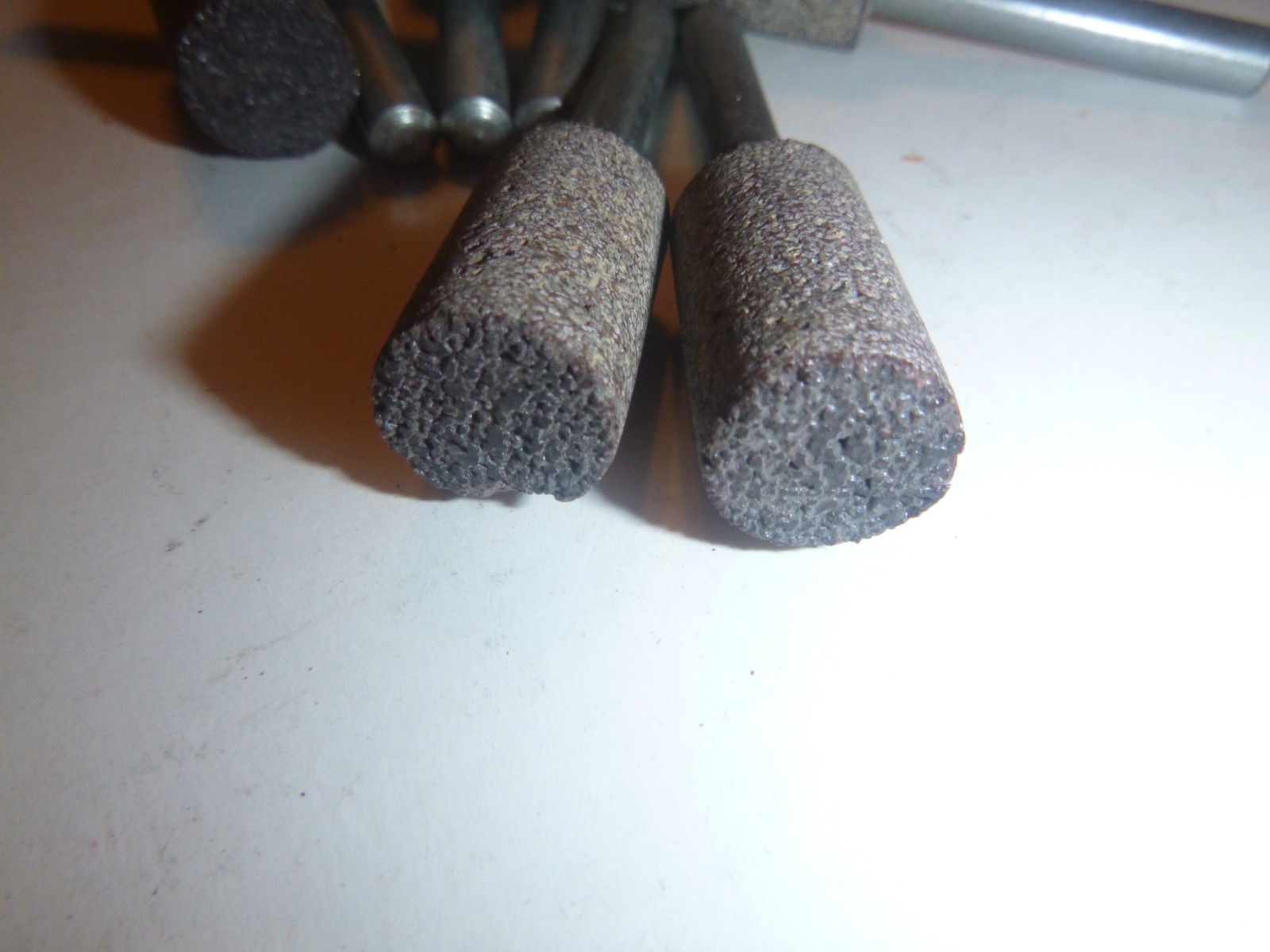 Abrasive Mounted Stone 1/4″ Shank 3/8″ Cylindrical Grinding Head-15 pc
