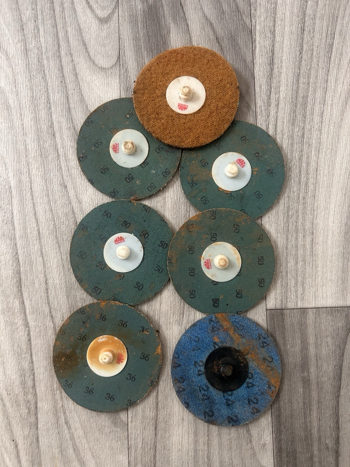 MAC TOOLS Standard Abrasives 3″ Quick Change Sanding Discs( 24,50,36 Grit )