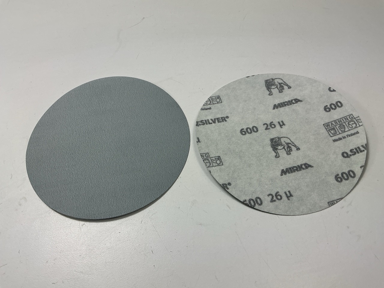 Mirka 2C-622-600 Q.Silver Grip-On 6″ 600 Grit Sanding Discs, 50 / Pack