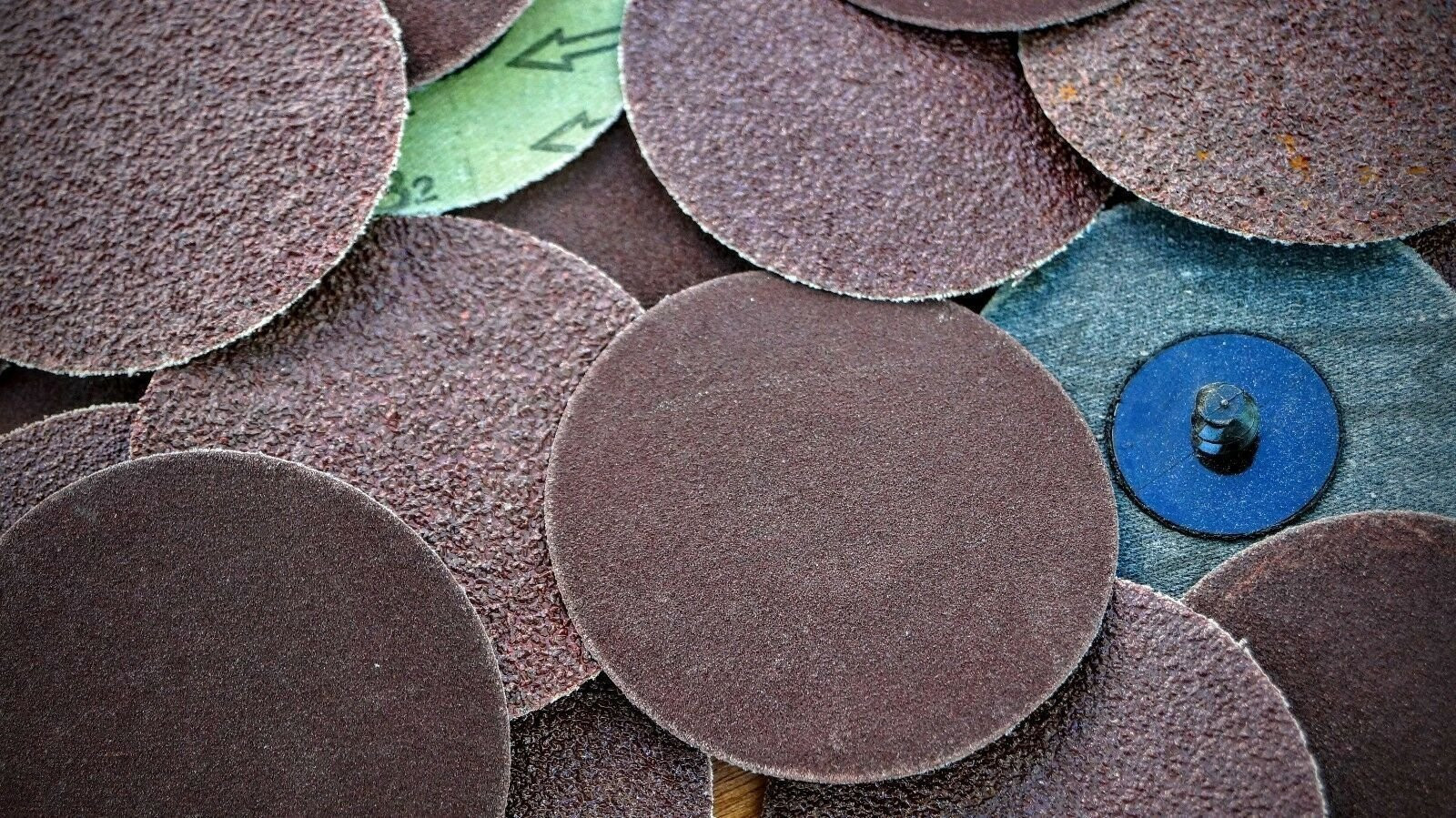 25 PC 3″ Roll Lock Discs 36, 60, 80, 120, 220 Grit Assorted Sanding Roloc