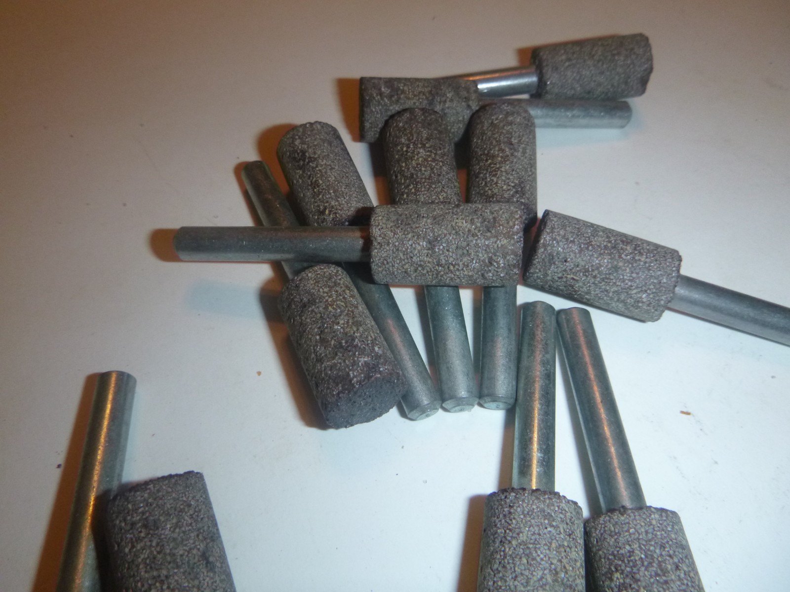 Abrasive Mounted Stone 1/4″ Shank 3/8″ Cylindrical Grinding Head-15 pc