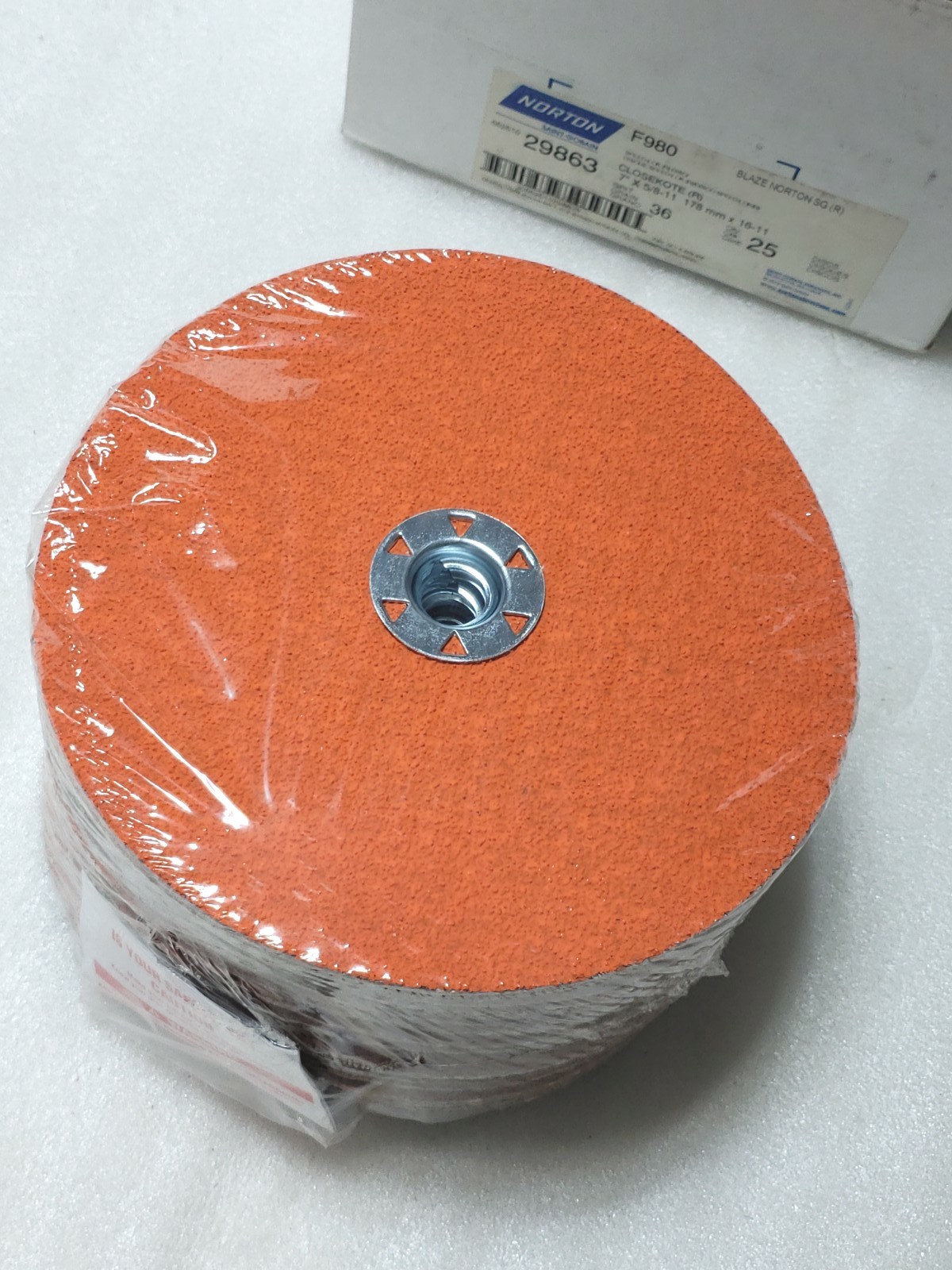 25 Pcs Norton 7 x 5/8-11 36 Grit Norton SG Blaze Speed Change F980 Fiber Discs