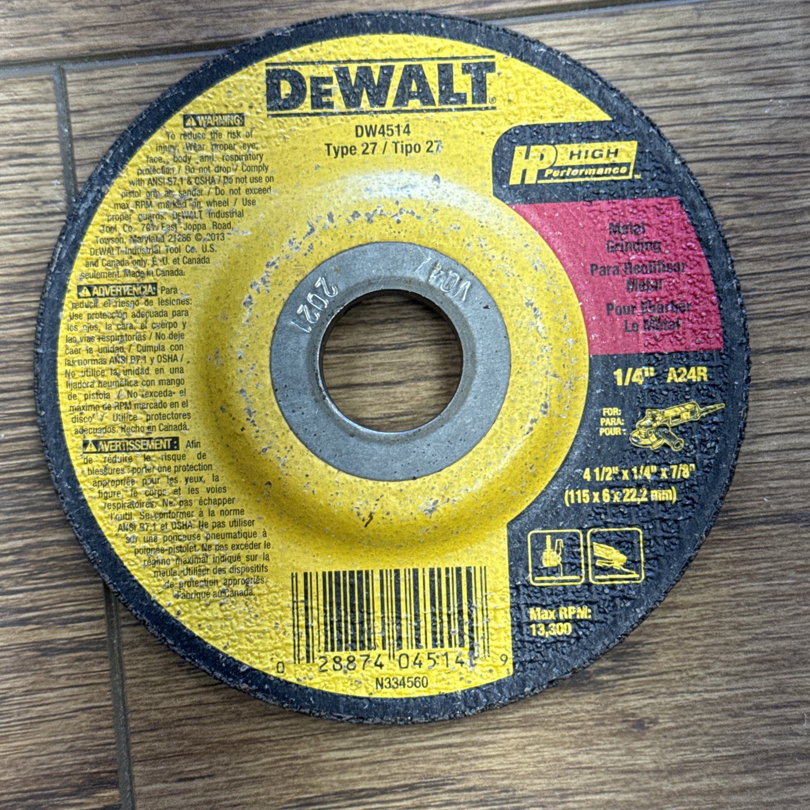 DEWALT 1/4″ Thick Grinding Wheel with 4-1/2″ Diameter and 7/8″ Arbor DW4514