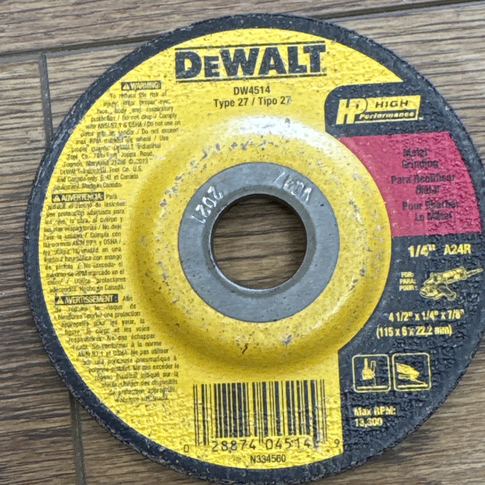 DEWALT 1/4″ Thick Grinding Wheel with 4-1/2″ Diameter and 7/8″ Arbor DW4514