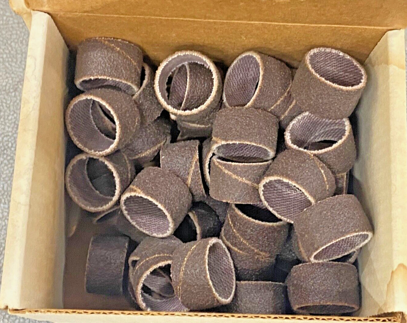 158 new 3M 97489 (3/4″ x 1/2″) 60X Grit 241D THREE-M-ITE RB Cloth Evenrun Bands