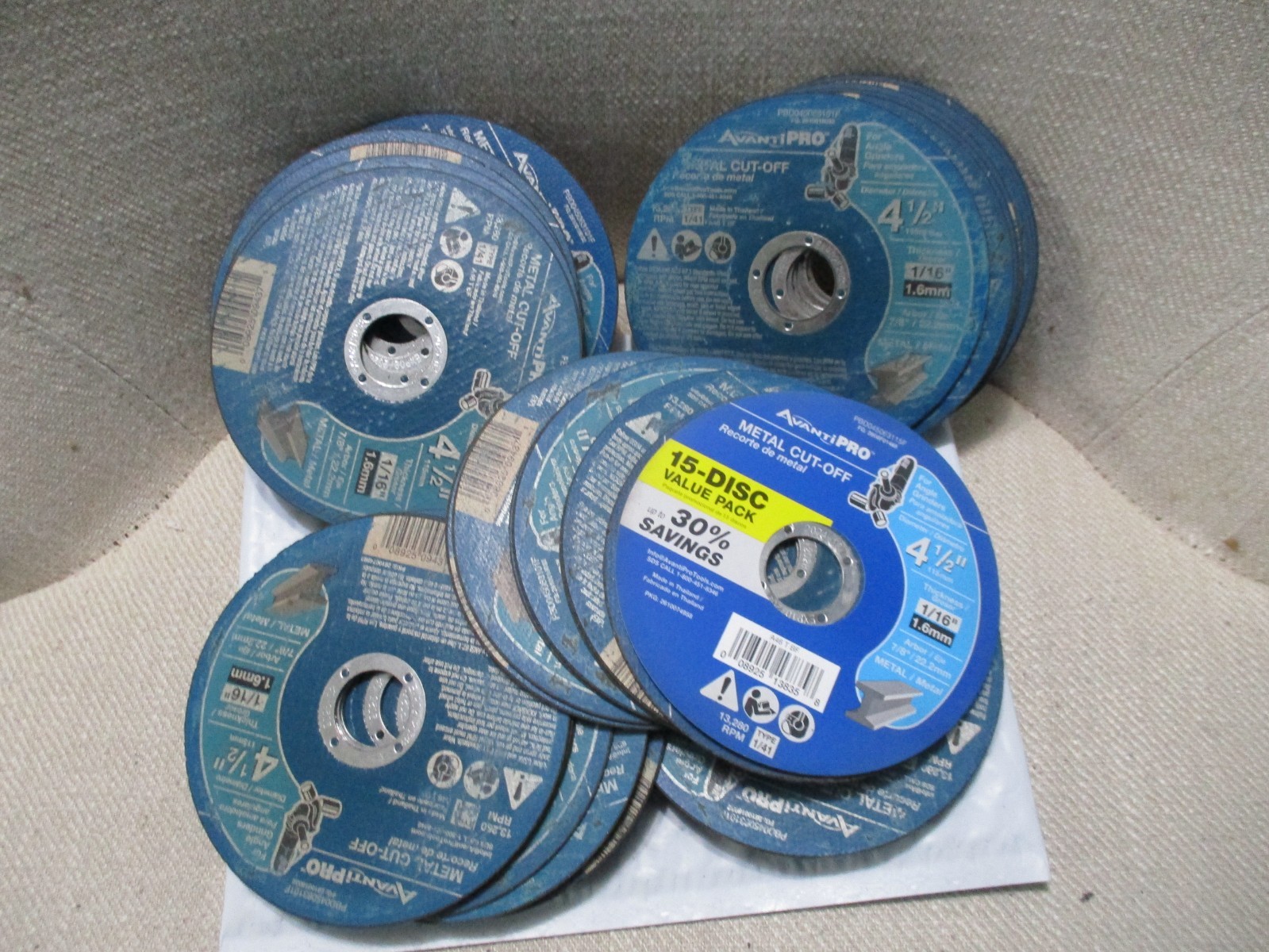 37 Pack – 4.5″ Metal Cut-Off Discs AvantiPRO PBD045063115F 1/16” W/ 7/8” Arbor