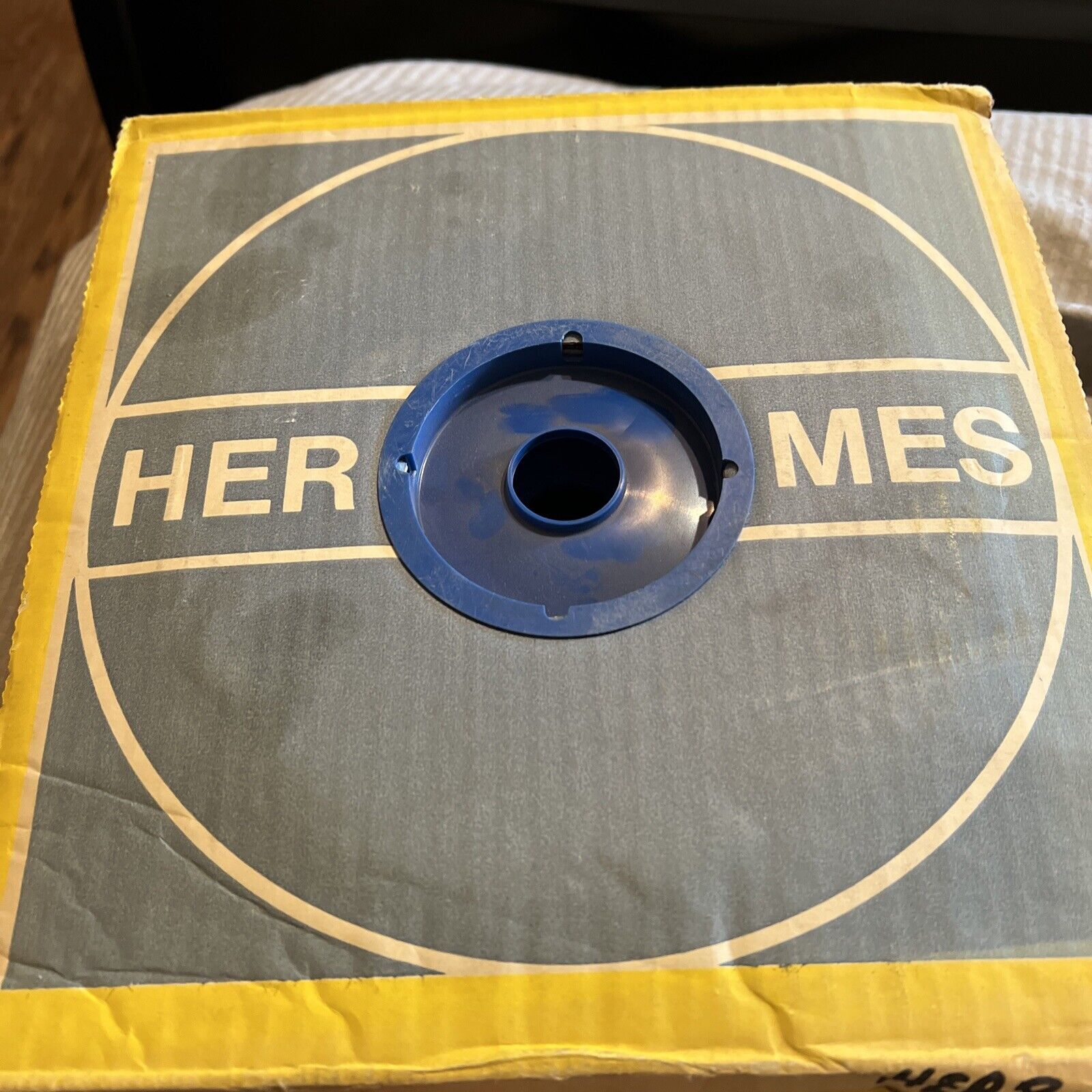Hermes Aluminum Oxide 1″ x 25 Yards Shop Roll Resin Bonded Rb232 50 Grit
