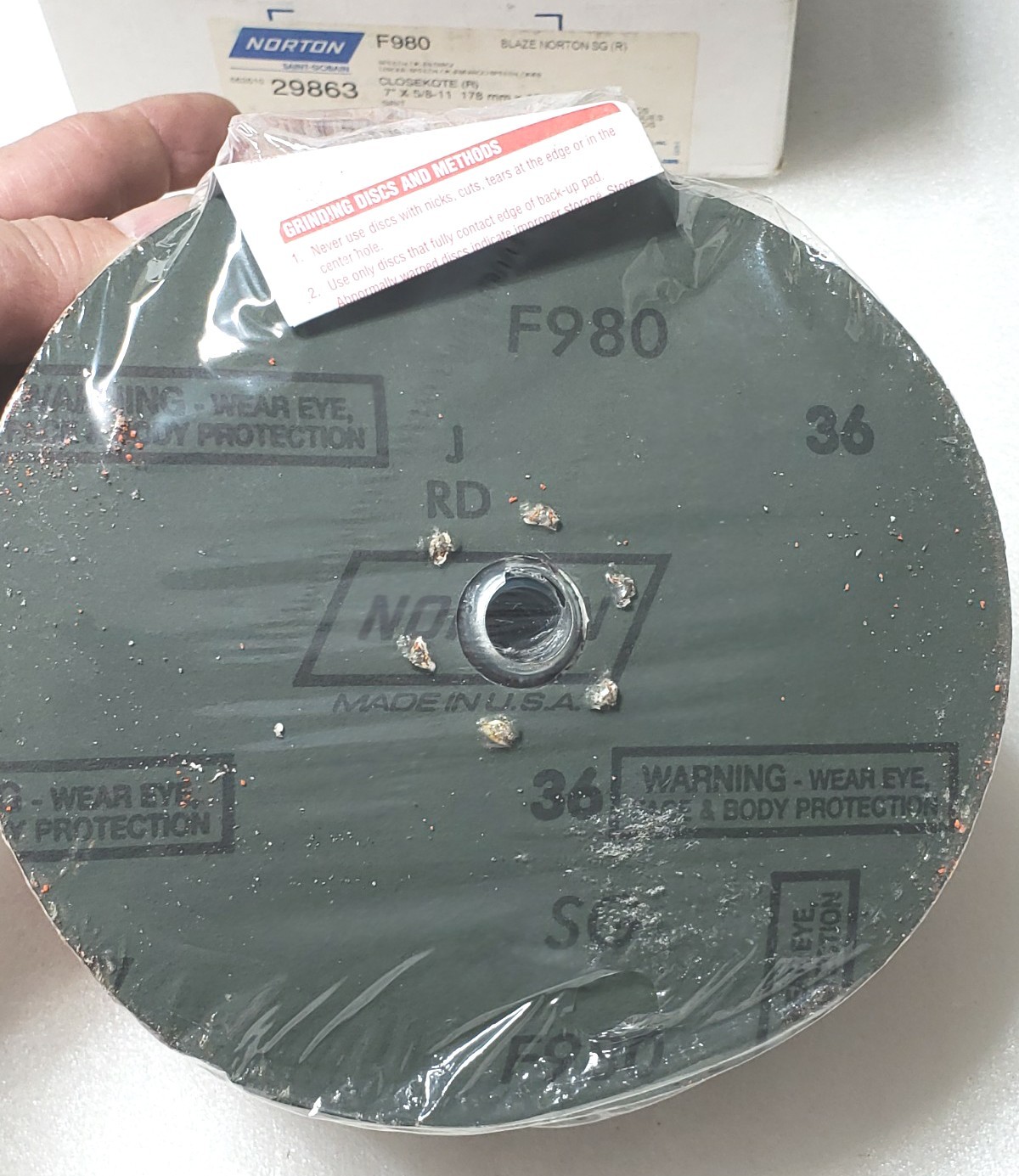 25 Pcs Norton 7 x 5/8-11 36 Grit Norton SG Blaze Speed Change F980 Fiber Discs