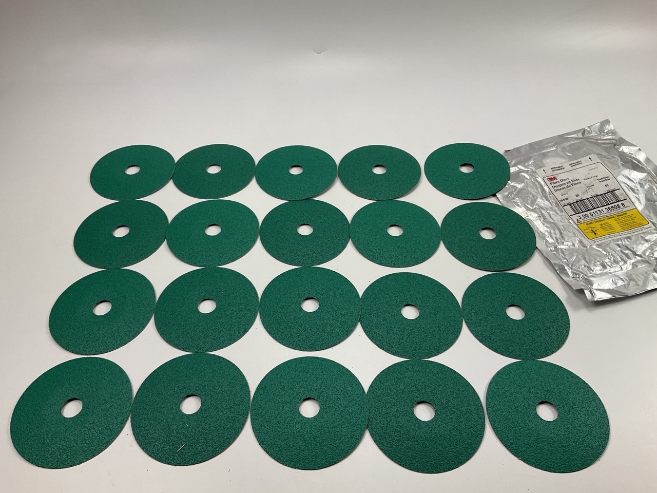 20 PACK – 3M 36508 Green Corps Fibre Grinding Sanding Discs 5″ X 7/8″ 60 Grit