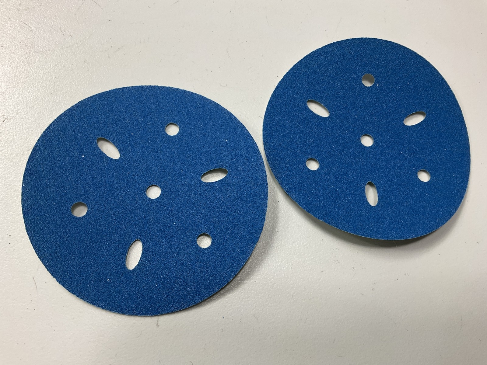 3M 36144 Multi-Hole Hook & Loop 120 Grit 3″ Sanding Disc (50/Pack)