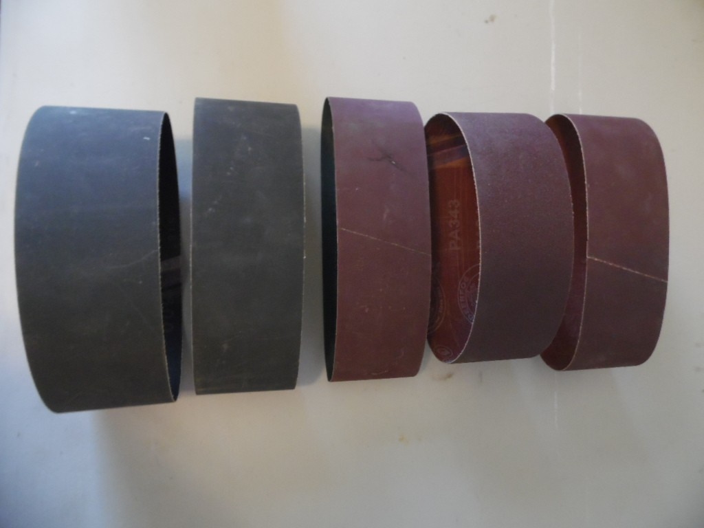 5-Sanding belts 2.5×18 Variable grits.1-100 grit,1-320 grit,1-400grit,and 2-600