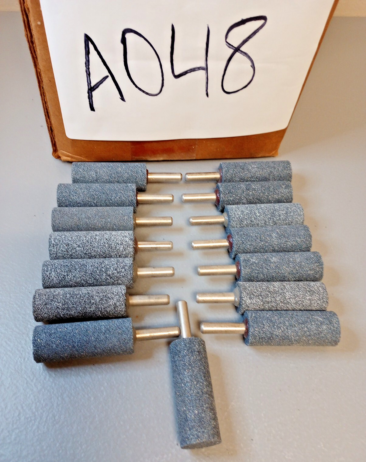 Abrasive Mounted Stone 1/4″ Shank 0.63″ Cylindrical Corundum Grinding Head-15 pc