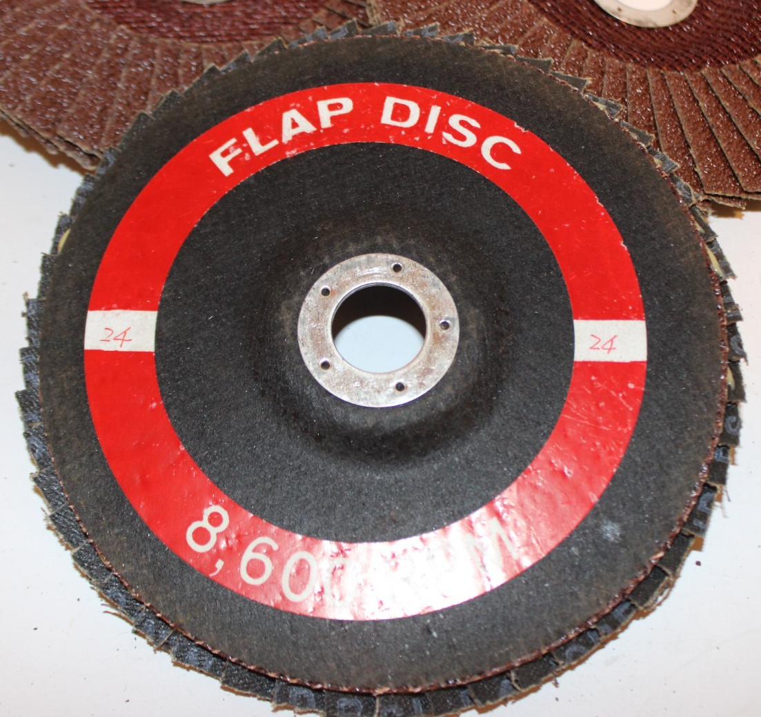 7″ x 7/8″ 24 Grit Flap Disc, FLAT Grinding Wheels, Fiber./AL. Oxide – Lot of 5