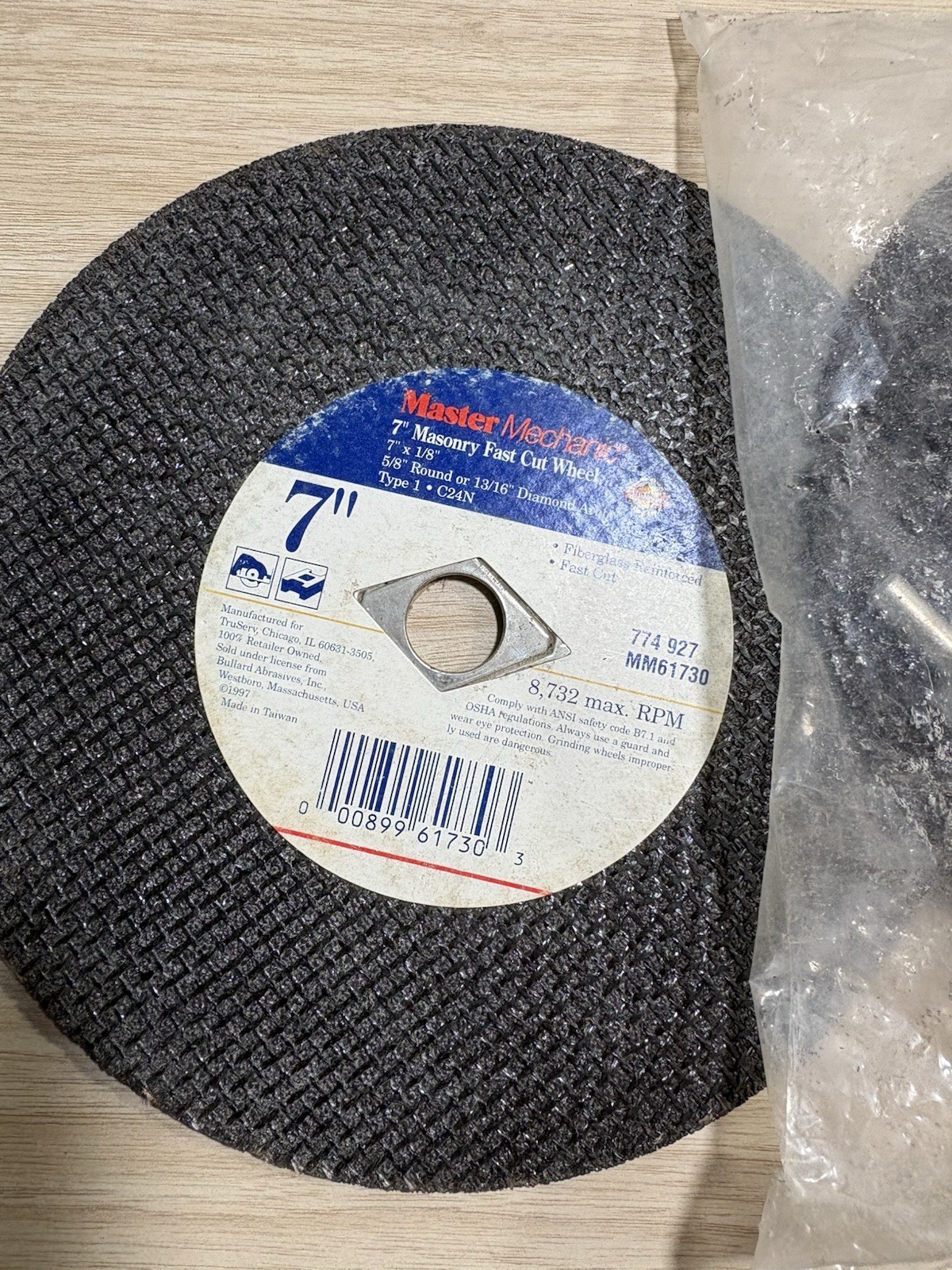 Lot of Sanding and grinding disks. Includes new and used. See Description