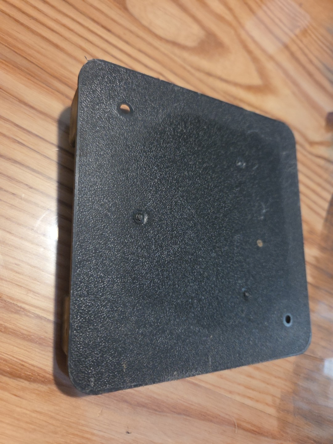 Genuine DEWALT PALM SANDER PAPER PUNCHING PLATE D26441 DW411 DWE6411 VS21 PL52