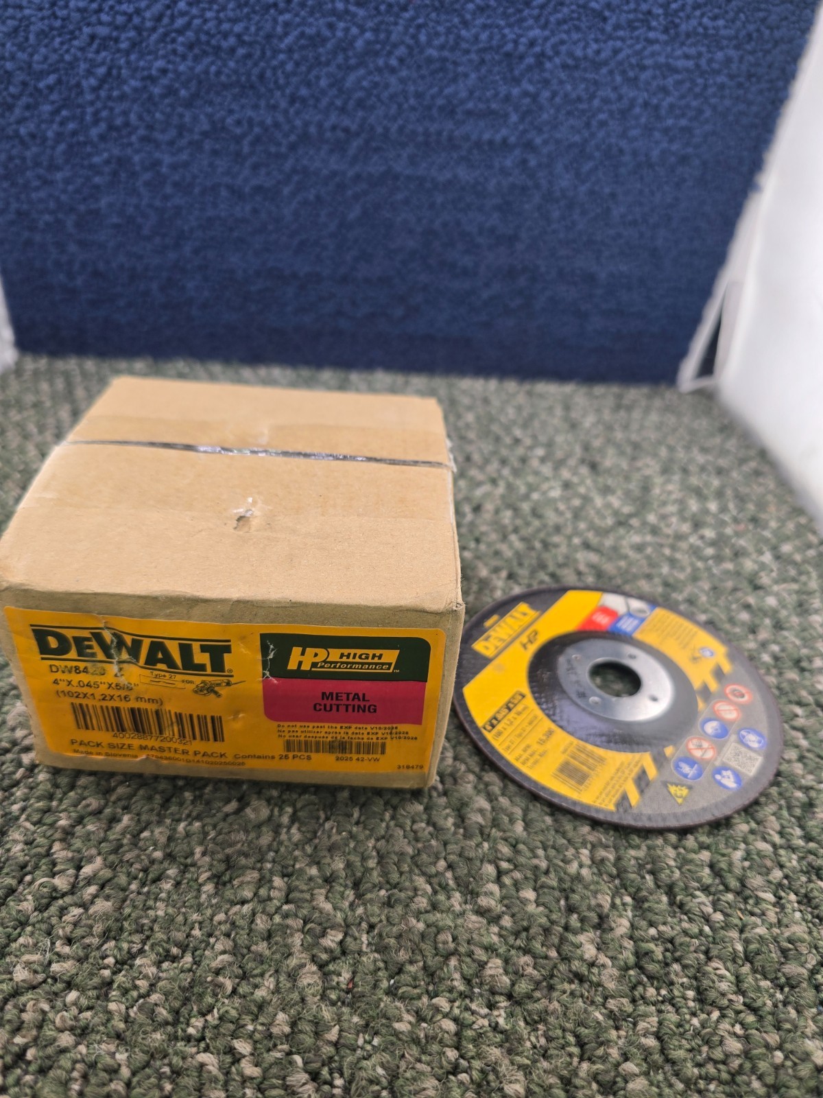 (QTY 25) DeWalt DW8420 Type 27 Metal Cutting Wheels 4″ x .045″ x 5/8″ 15300 RPM