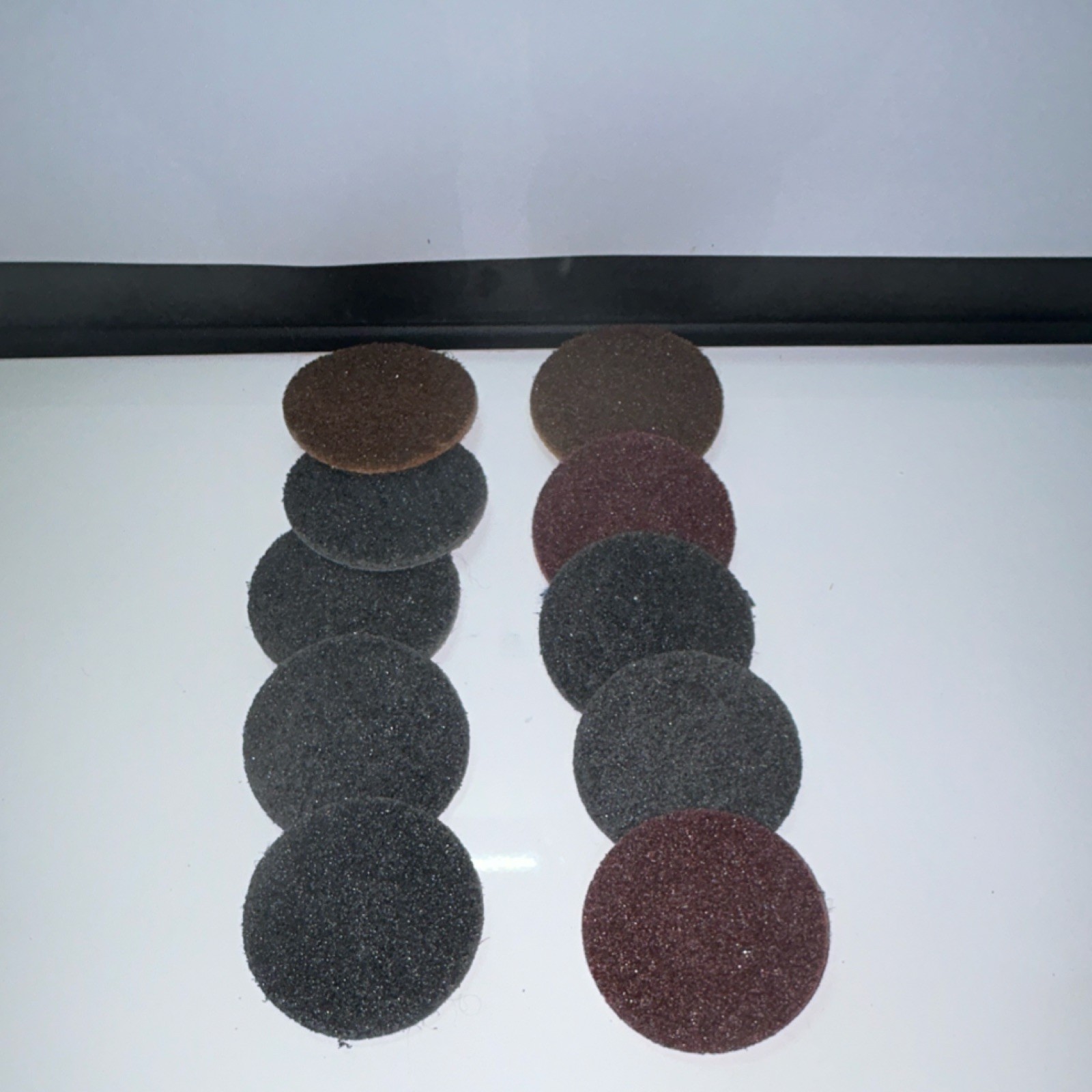 Assorted Sanding Discs Set 10pcs Coarse Medium Fine Black Brown Red