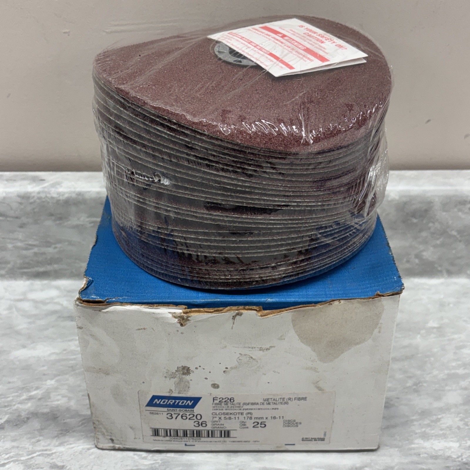 Norton 7″ x 5/8-11 x 178mm x 16-11 36 Grit Fibre Discs 25pcs 66261137620