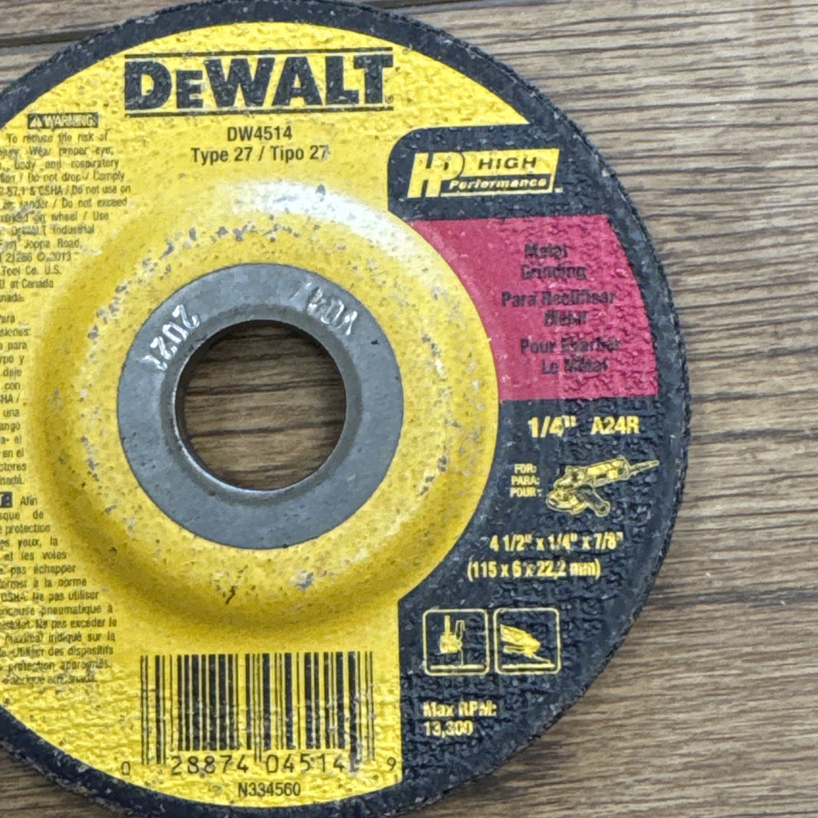 DEWALT 1/4″ Thick Grinding Wheel with 4-1/2″ Diameter and 7/8″ Arbor DW4514