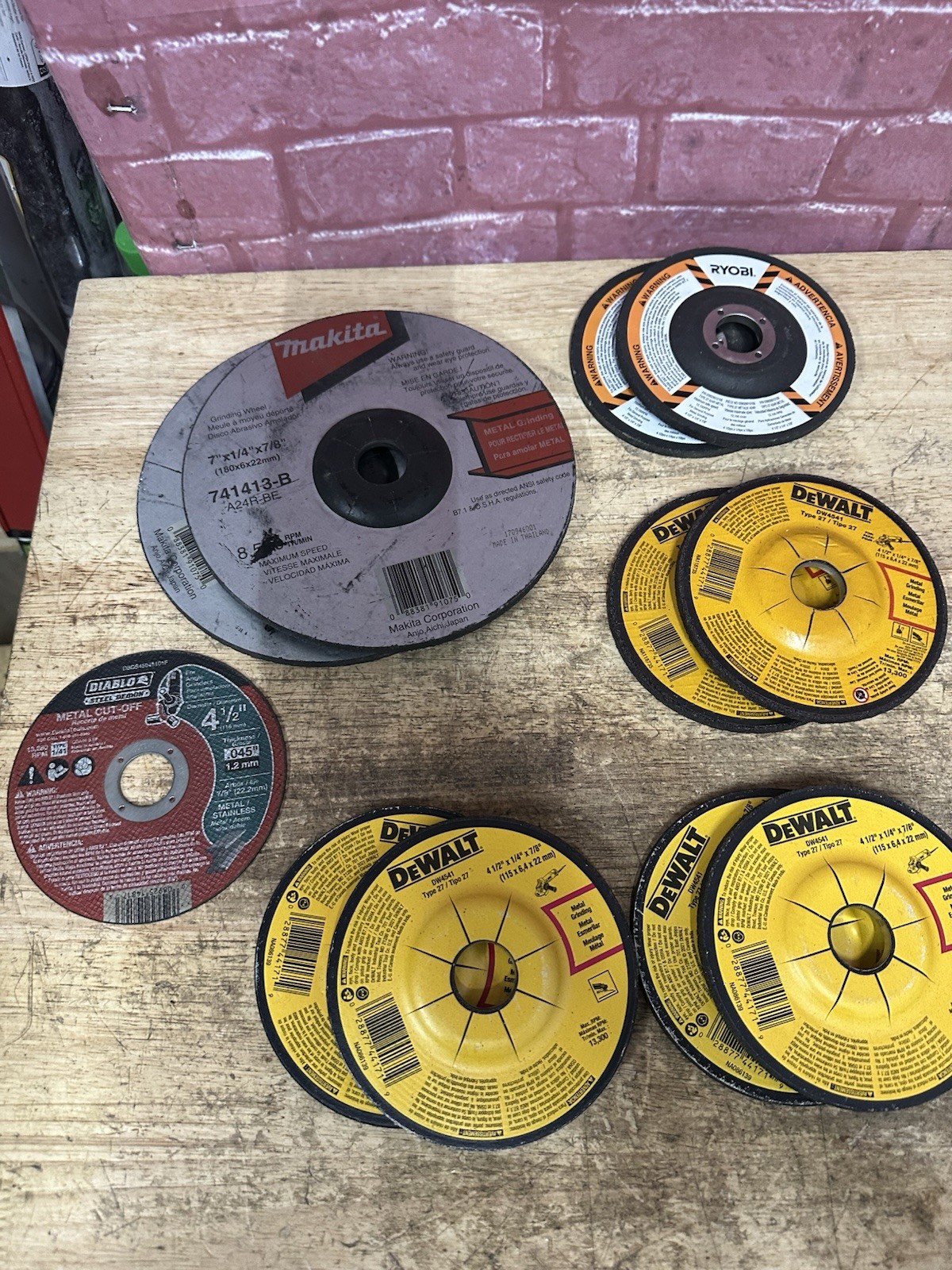 Pack Of 10 DEWALT/ 2 MAKITA / 2 RYOBI/ 1 DIABLO DW4541 4.5” Grinding Wheel Discs